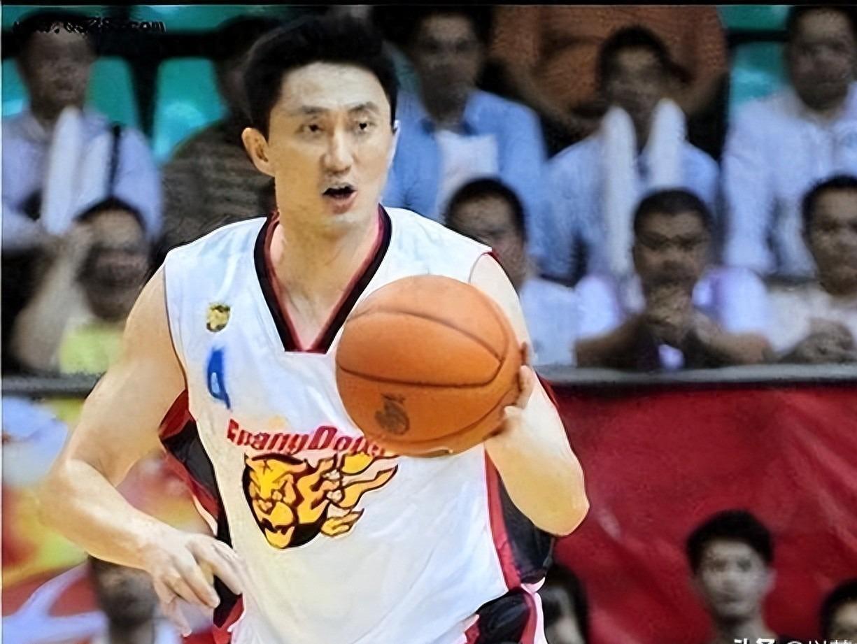 开云体育-他是广东宏远主教练,身兼重任财富自由,感谢3个姐姐供他打球